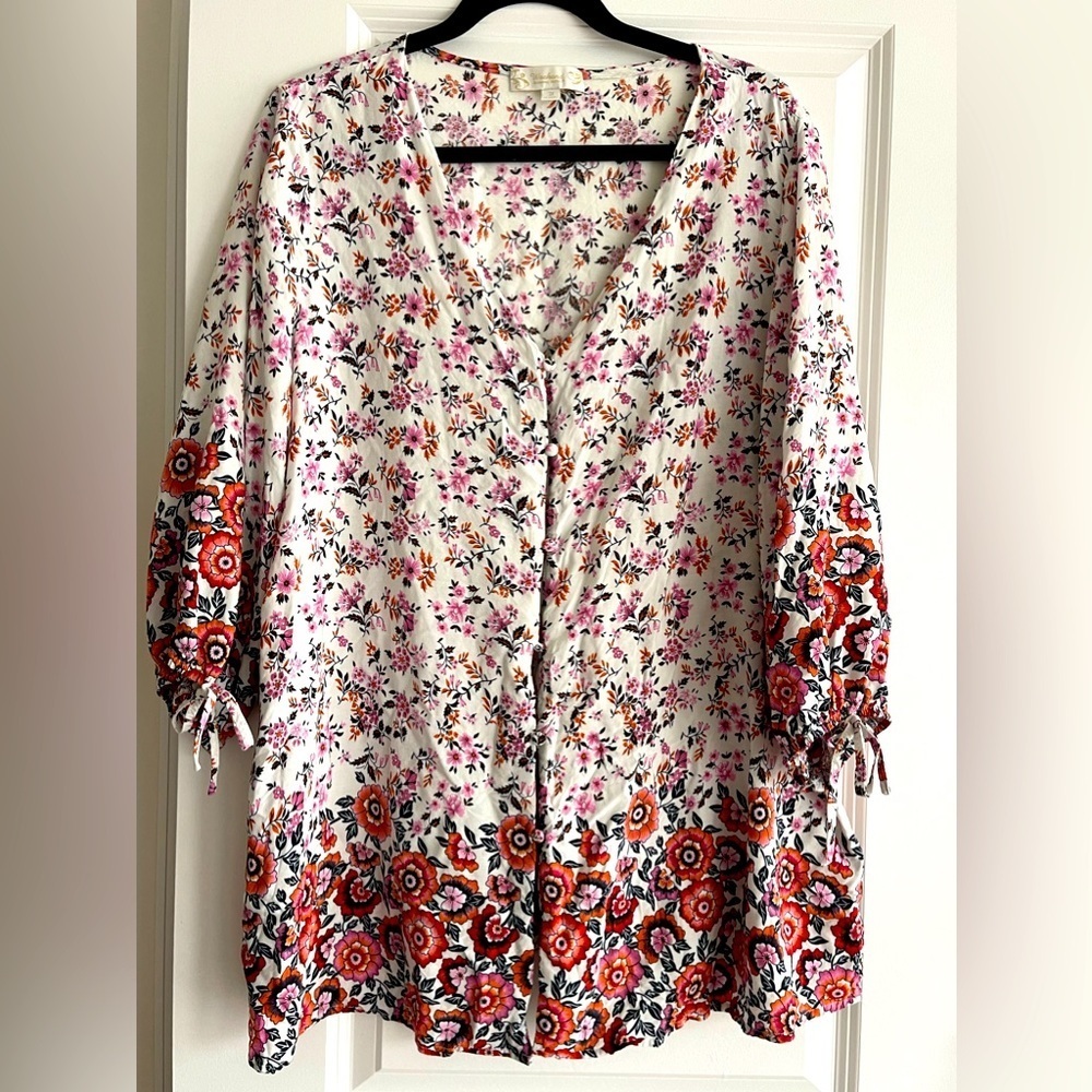 Suzanne Betro Weekend like new blouse, never worn 100% rayon
